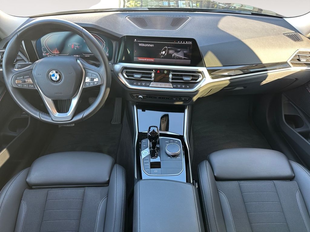 BMW 320 2022 г. Серебристый, пробег 45800 км