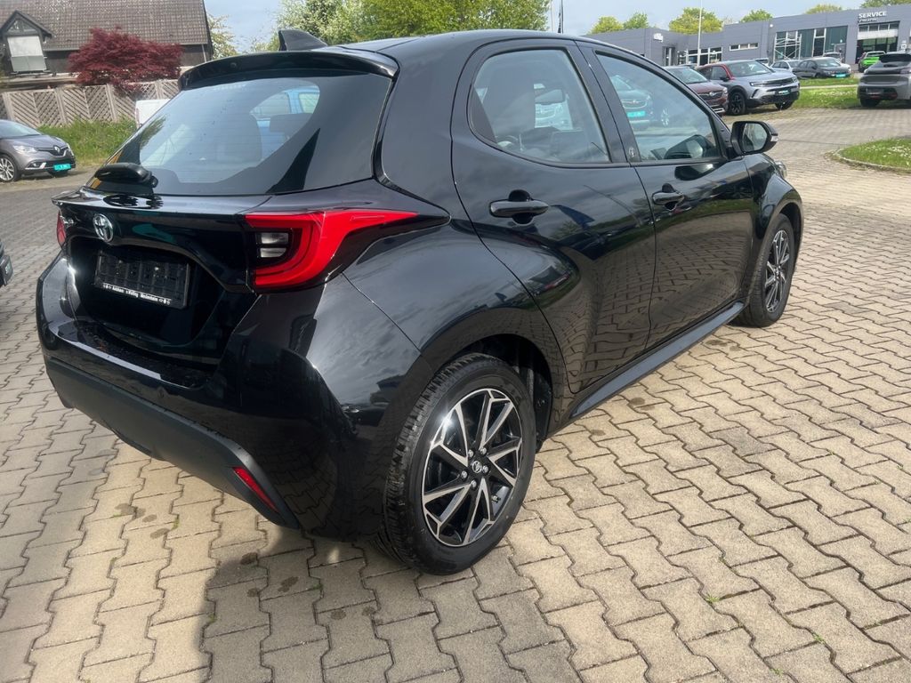 Toyota Yaris 2022 г. Чёрный, пробег 49100 км