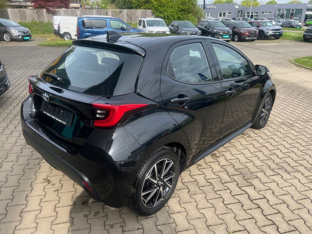Toyota Yaris 2022 г. Чёрный, пробег 49100 км