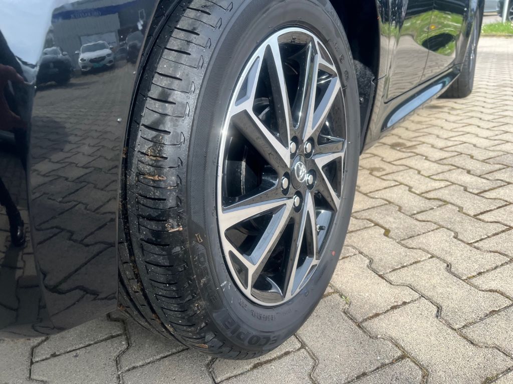 Toyota Yaris 2022 г. Чёрный, пробег 49100 км