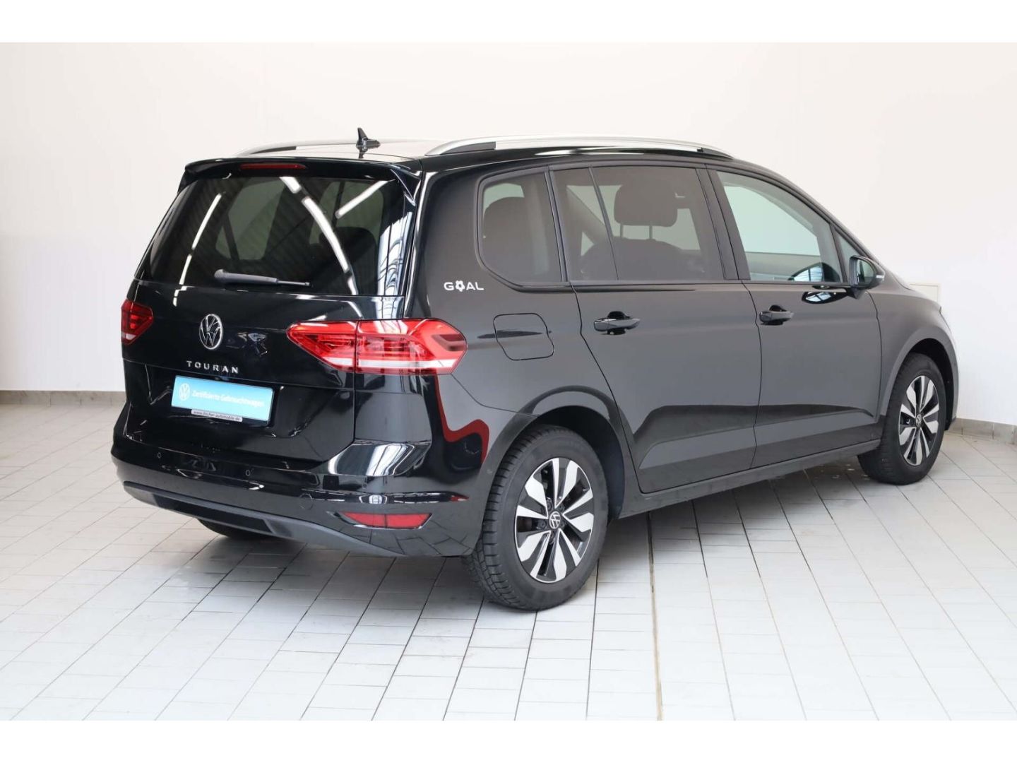 Volkswagen Touran 2025 г. Чёрный, пробег 24962 км