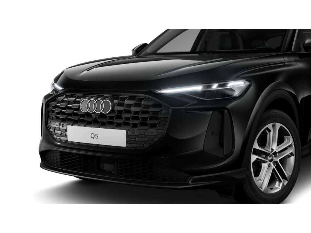 Audi Q5 2025 г. Чёрный, пробег 21432 км