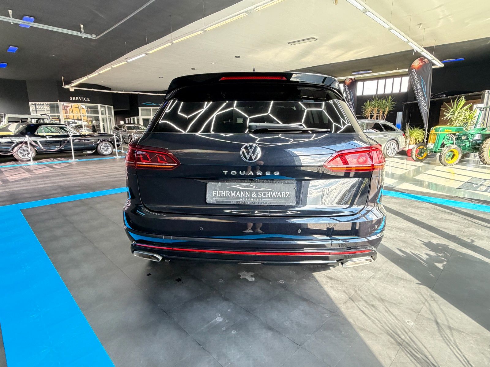 Volkswagen Touareg 2022 г. Чёрный, пробег 32540 км
