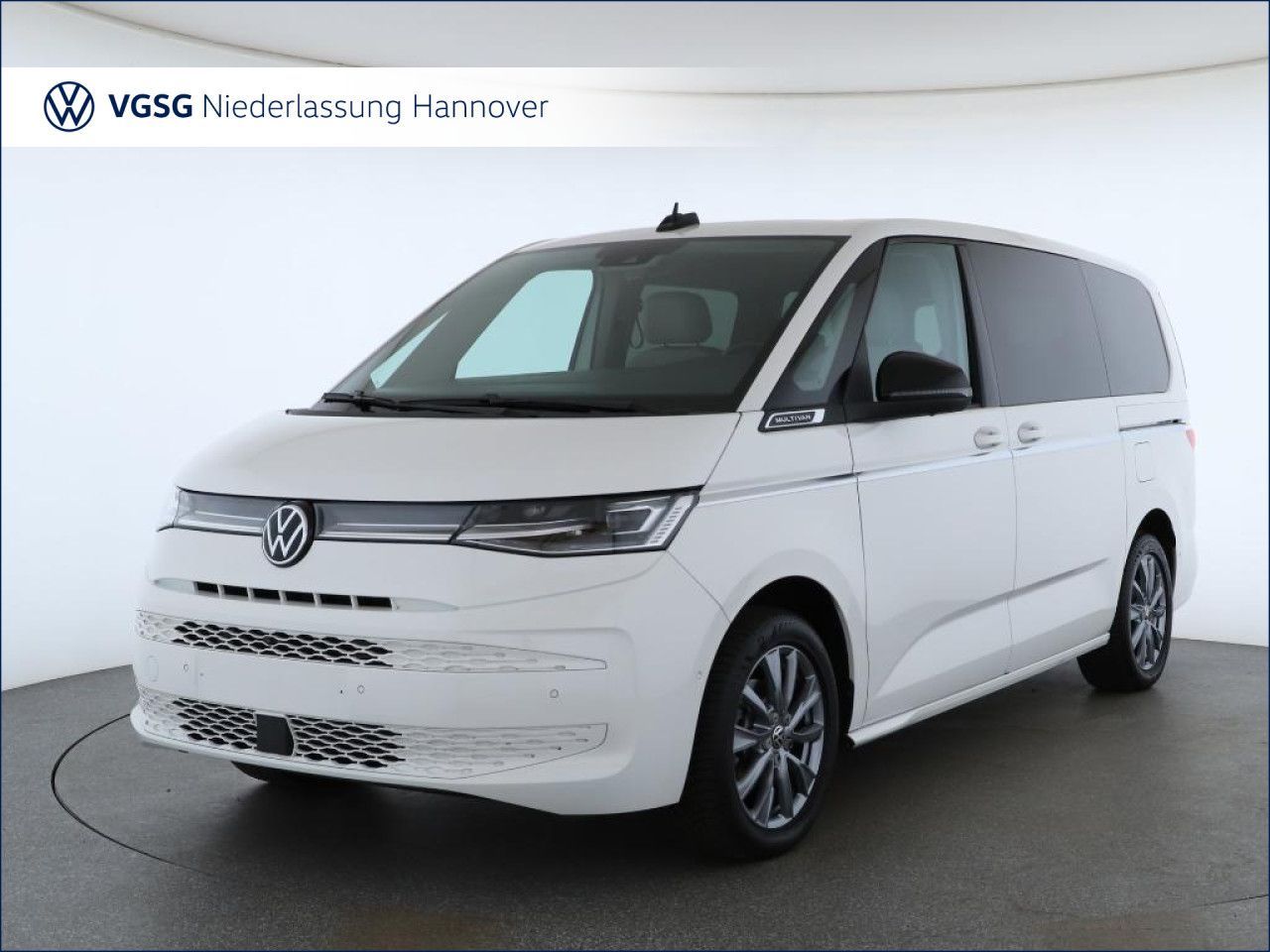 Volkswagen T7 MULTIVAN 2026 г. Белый, пробег 21103 км