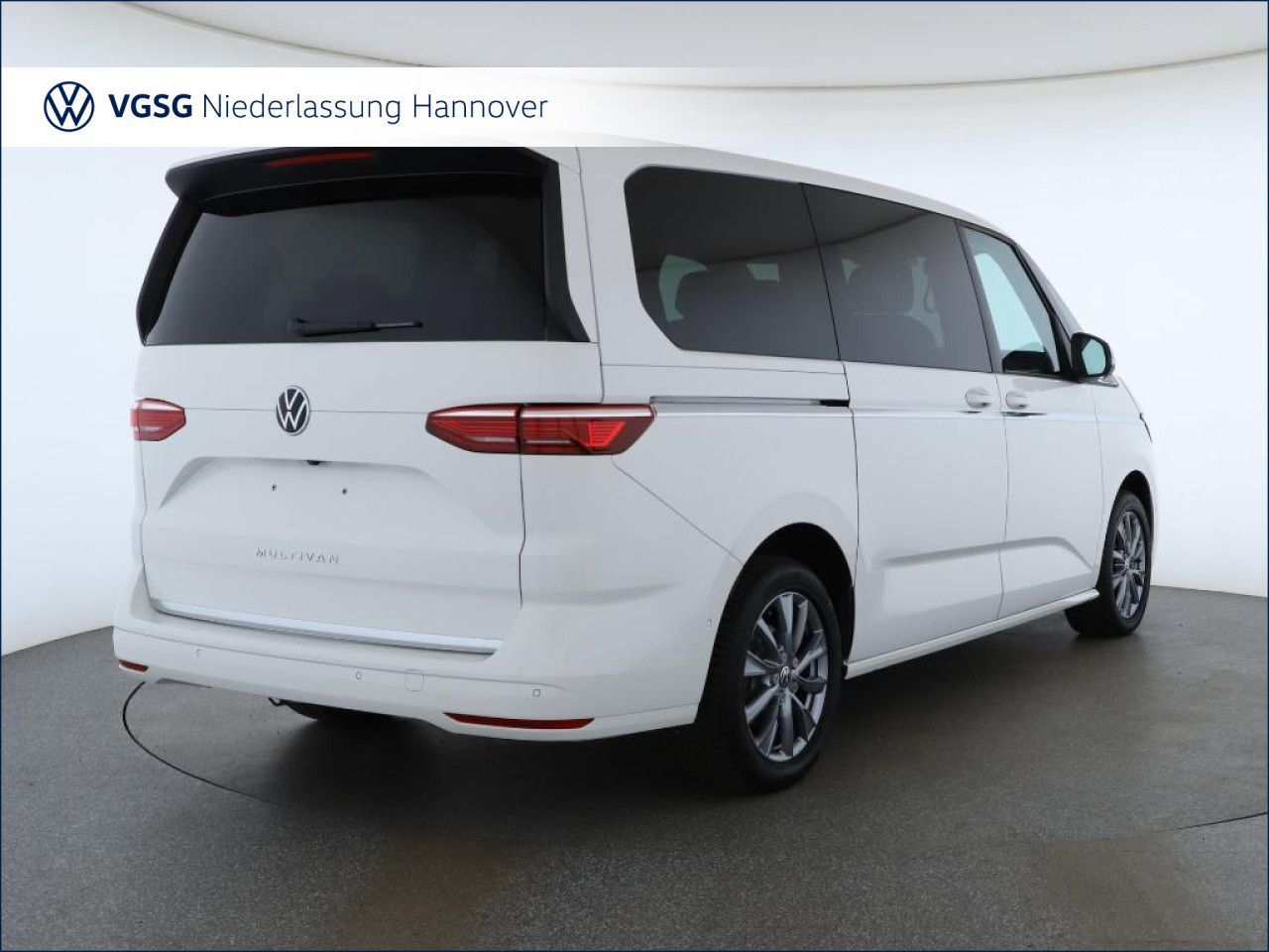 Volkswagen T7 MULTIVAN 2026 г. Белый, пробег 21103 км