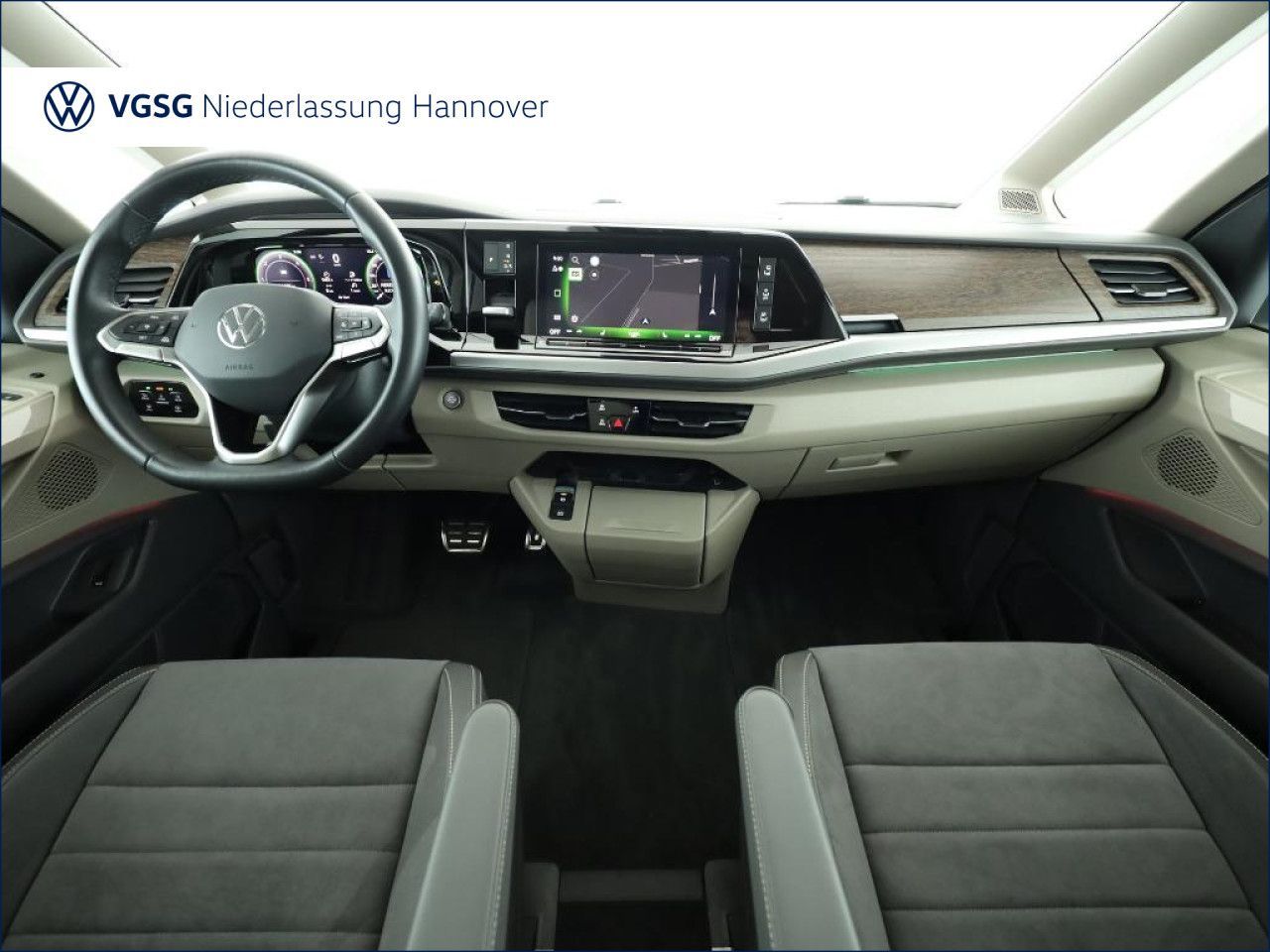 Volkswagen T7 MULTIVAN 2026 г. Белый, пробег 21103 км