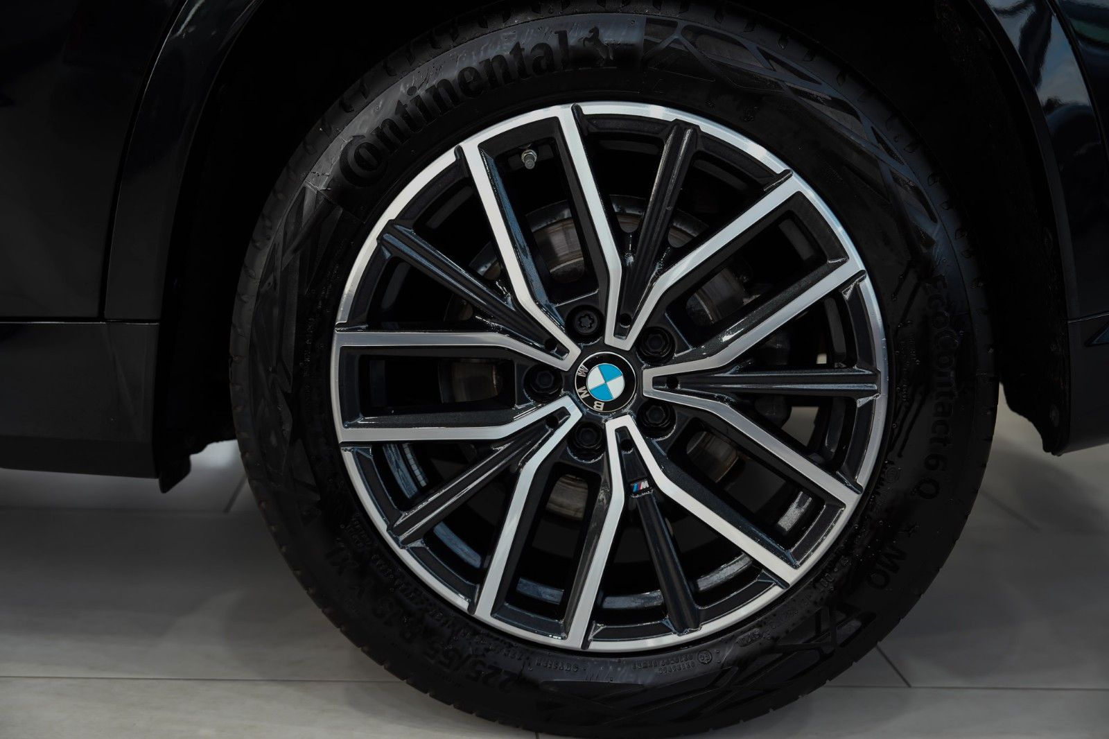 BMW X1 2025 г. Чёрный, пробег 45558 км