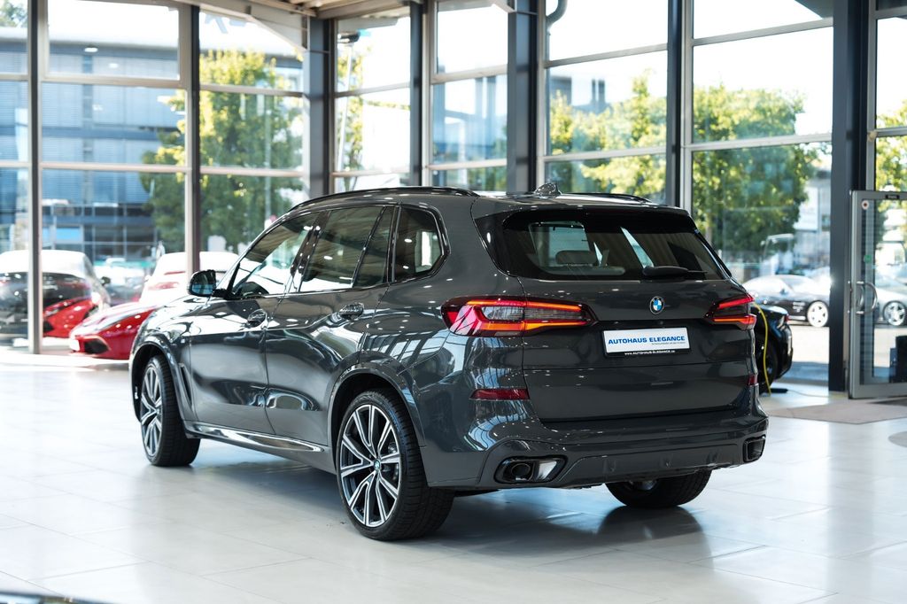 BMW X5 2023 г. Серый, пробег 37400 км