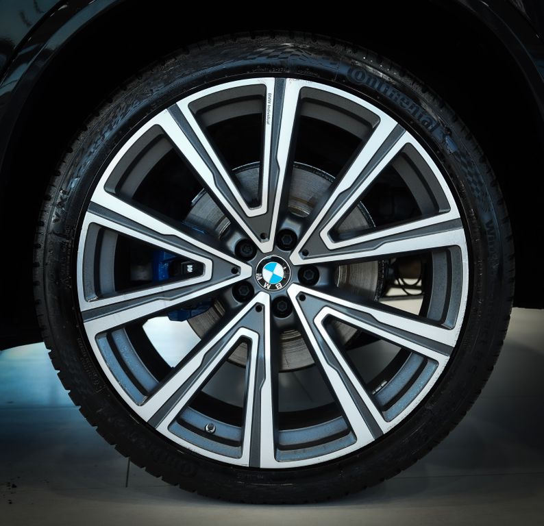 BMW X5 2023 г. Серый, пробег 37400 км