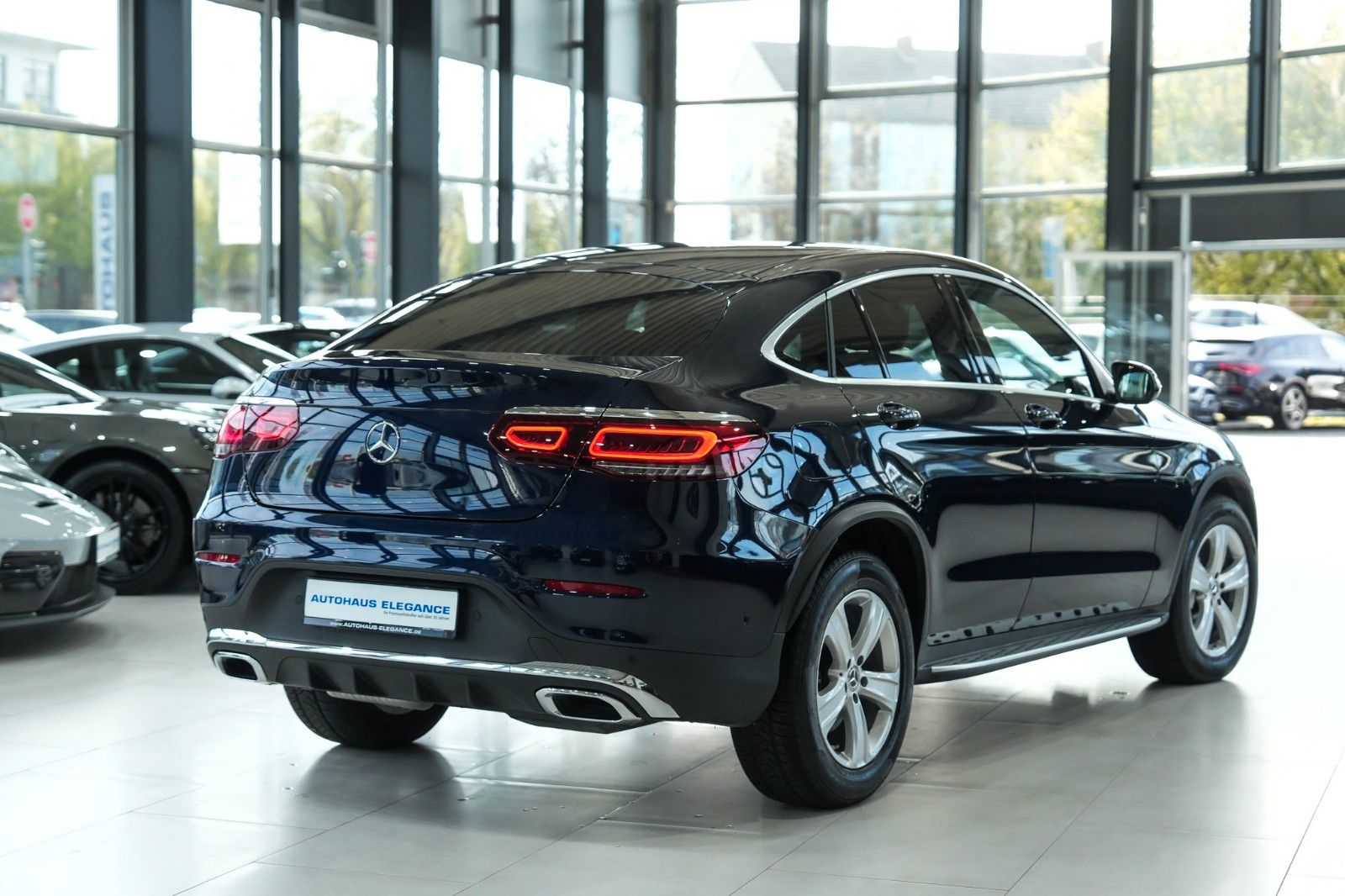 Mercedes-Benz GLC 400 2021 г. Синий, пробег 9901 км