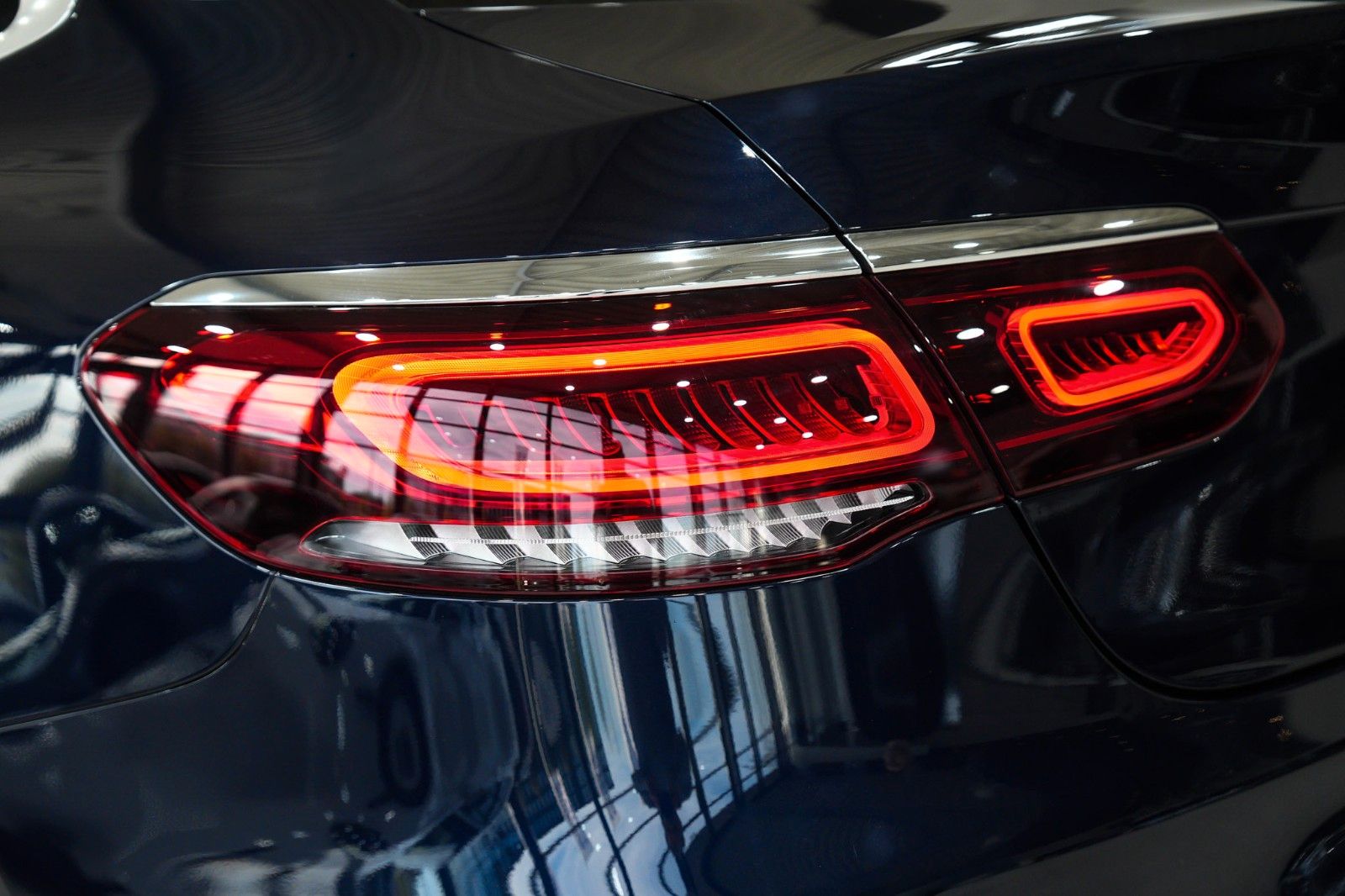 Mercedes-Benz GLC 400 2021 г. Синий, пробег 9901 км
