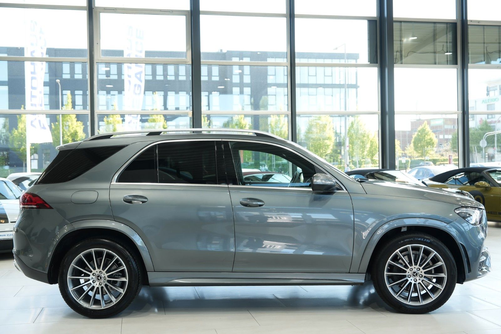 Mercedes-Benz GLE 300 2022 г. Серый, пробег 49859 км