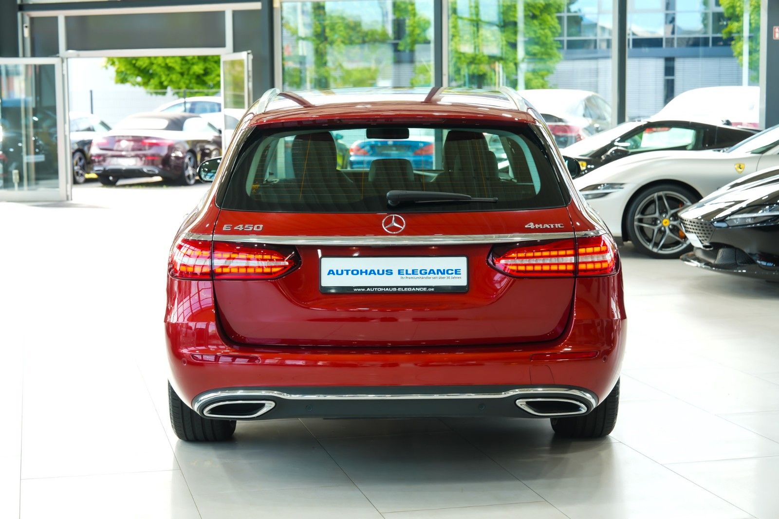 Mercedes-Benz E 450 2021 г. Красный, пробег 29334 км