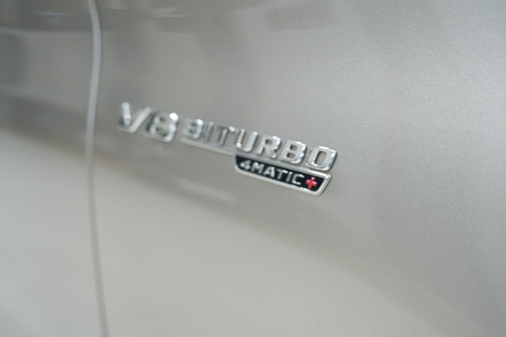 Mercedes-Benz GLC 63 AMG 2023 г. Серебристый, пробег 18184 км