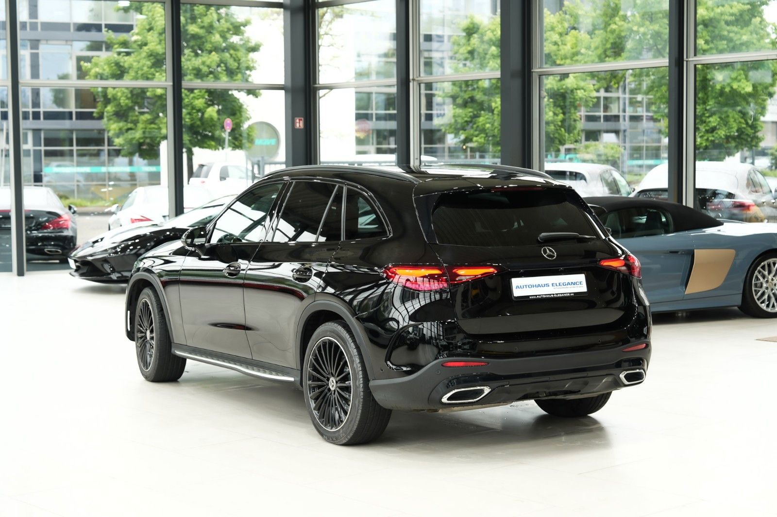 Mercedes-Benz GLC 300 2023 г. Чёрный, пробег 54430 км