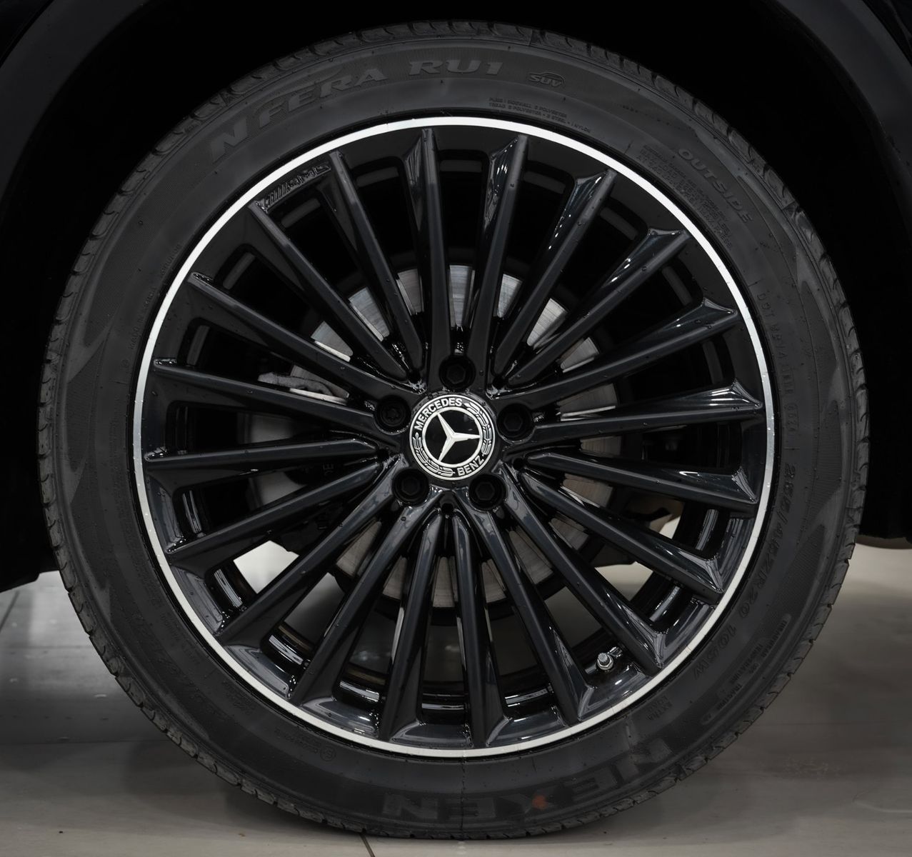 Mercedes-Benz GLC 300 2023 г. Чёрный, пробег 54430 км