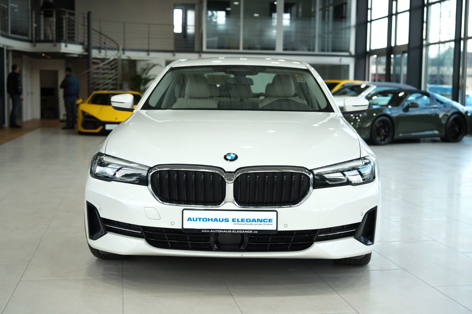 BMW 540 2022 г. Белый, пробег 50896 км