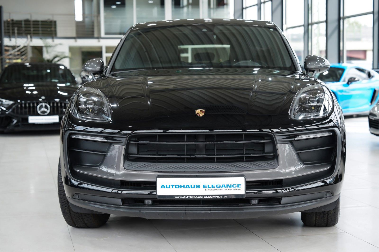 Porsche Macan 2024 г. Чёрный, пробег 27825 км