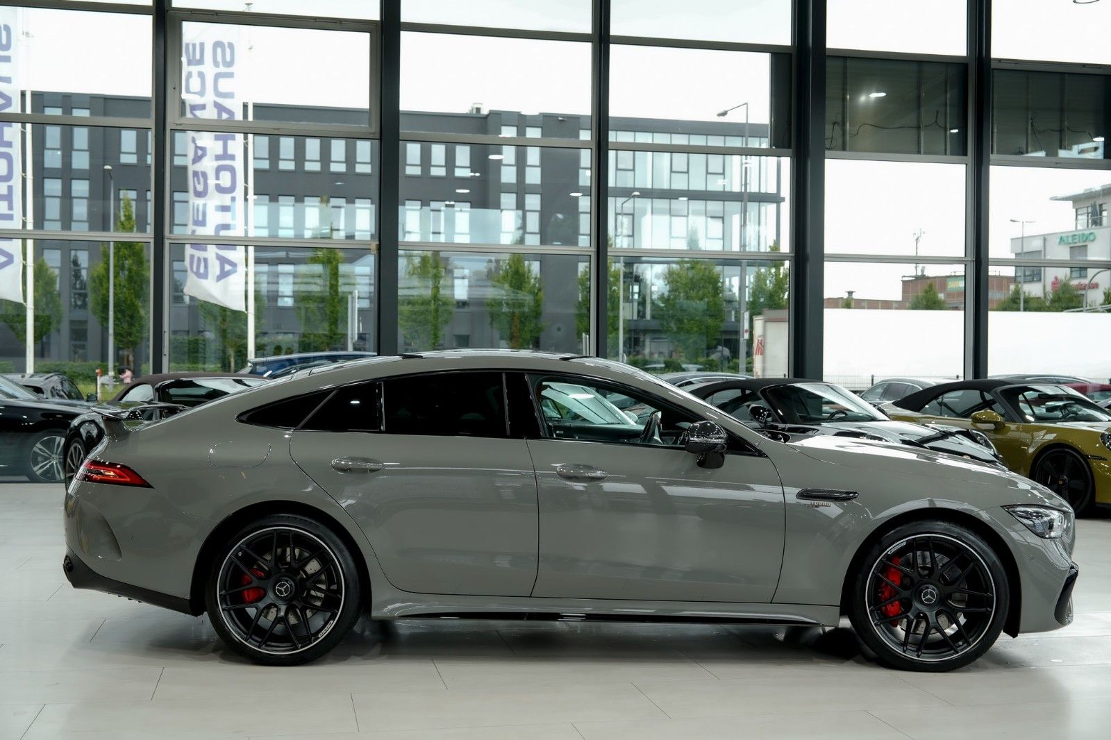 Mercedes-Benz AMG GT 2023 г. Серый, пробег 48008 км