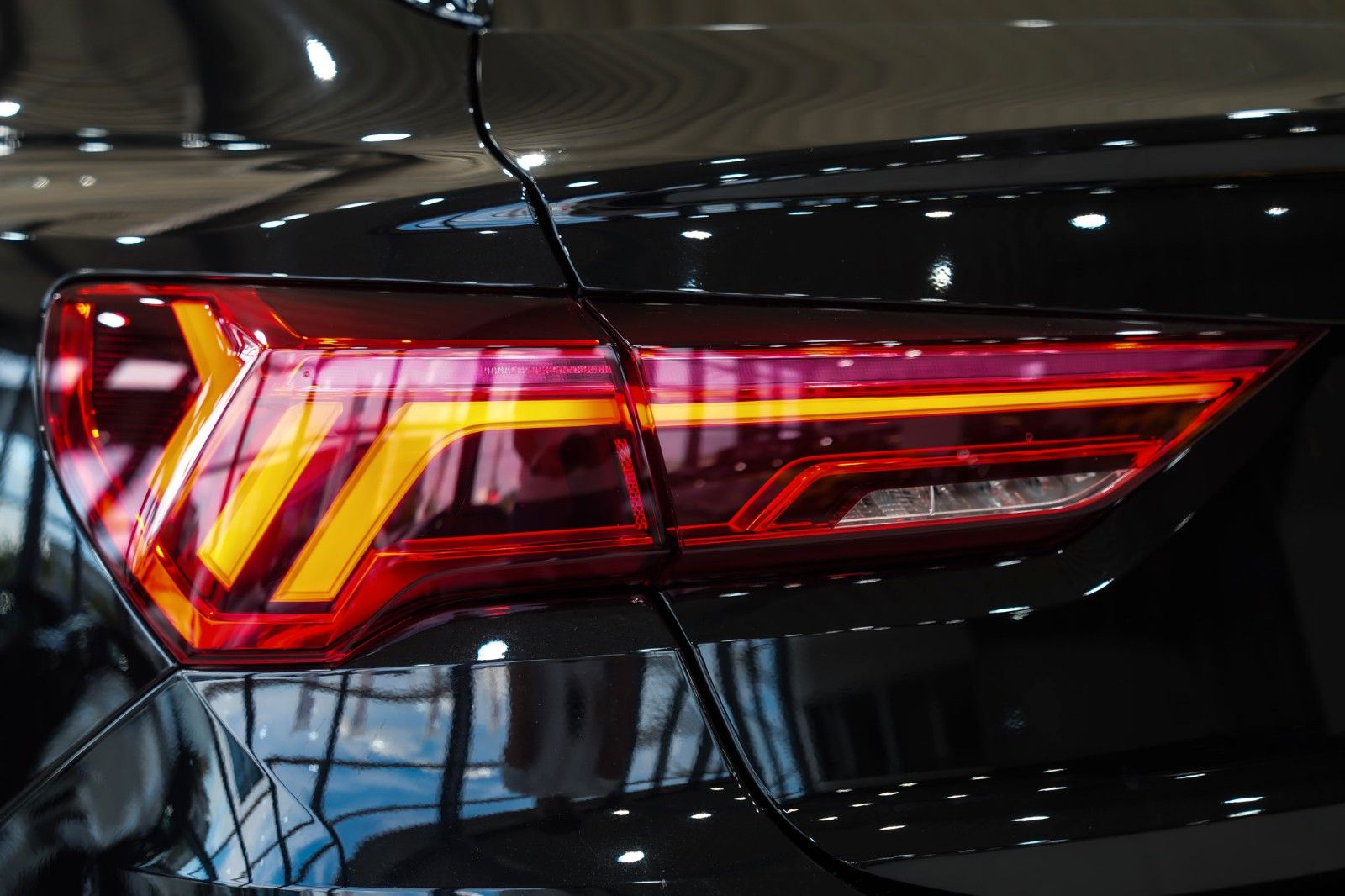 Audi RSQ3 2023 г. Чёрный, пробег 57148 км
