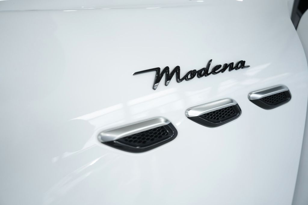 Maserati Grecale 2023 г. Белый, пробег 47532 км