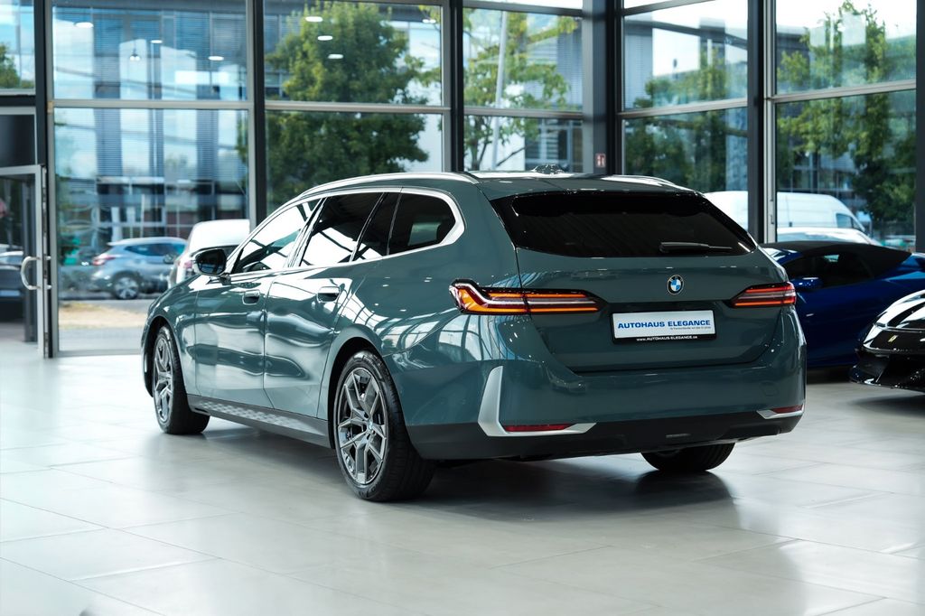 BMW 540 2025 г. Зелёный, пробег 30140 км