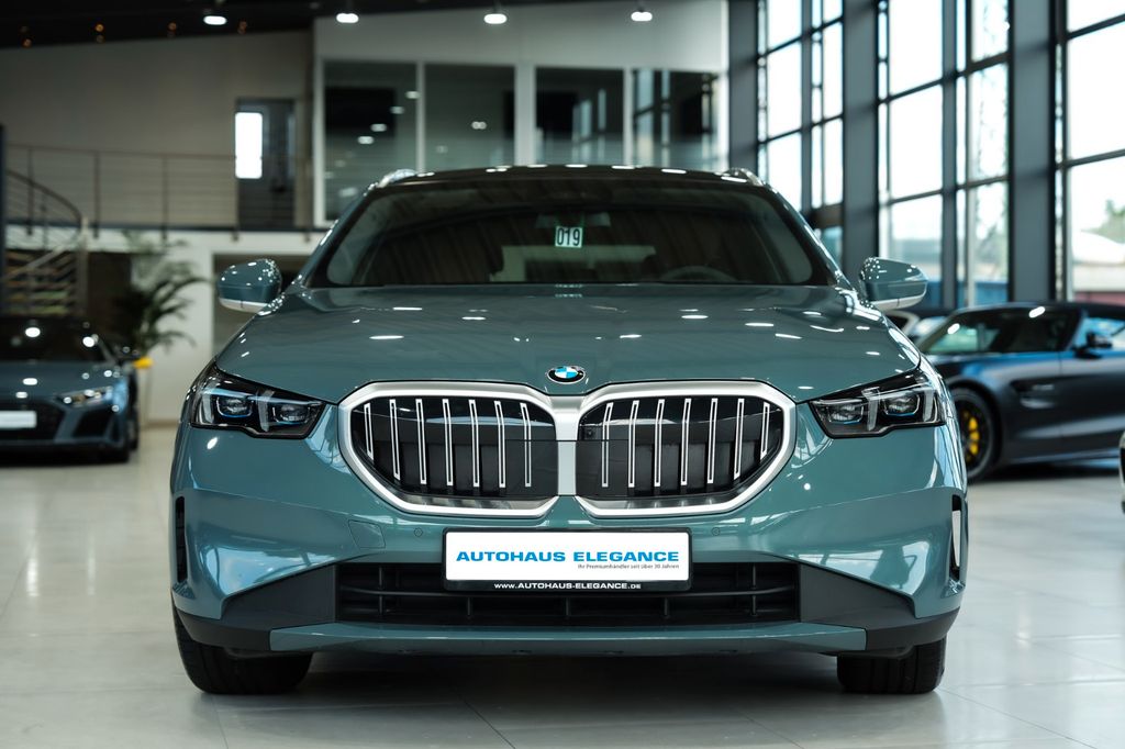 BMW 540 2025 г. Зелёный, пробег 30140 км