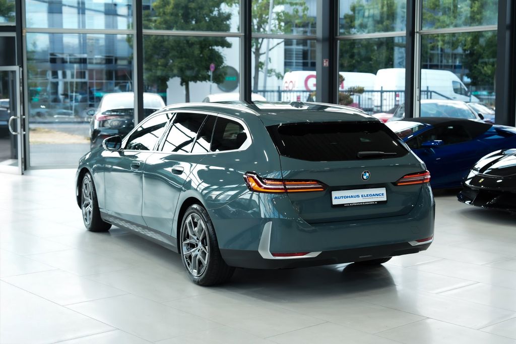 BMW 540 2025 г. Зелёный, пробег 30140 км
