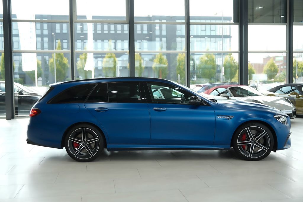 Mercedes-Benz E 63 AMG 2022 г. Синий, пробег 49950 км