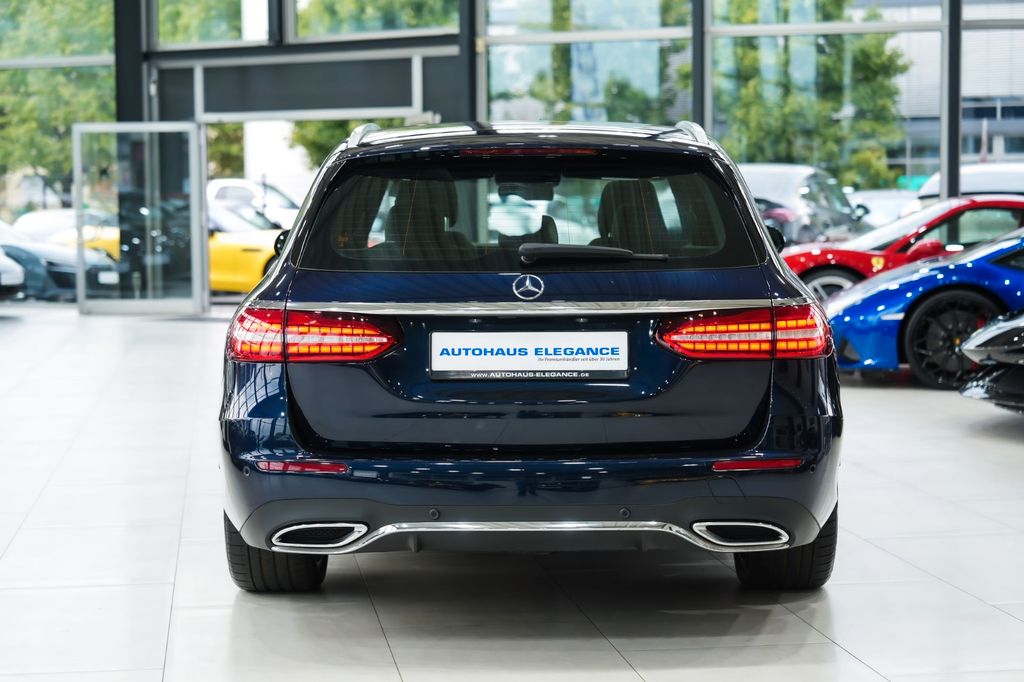 Mercedes-Benz E 400 2023 г. Синий, пробег 34113 км
