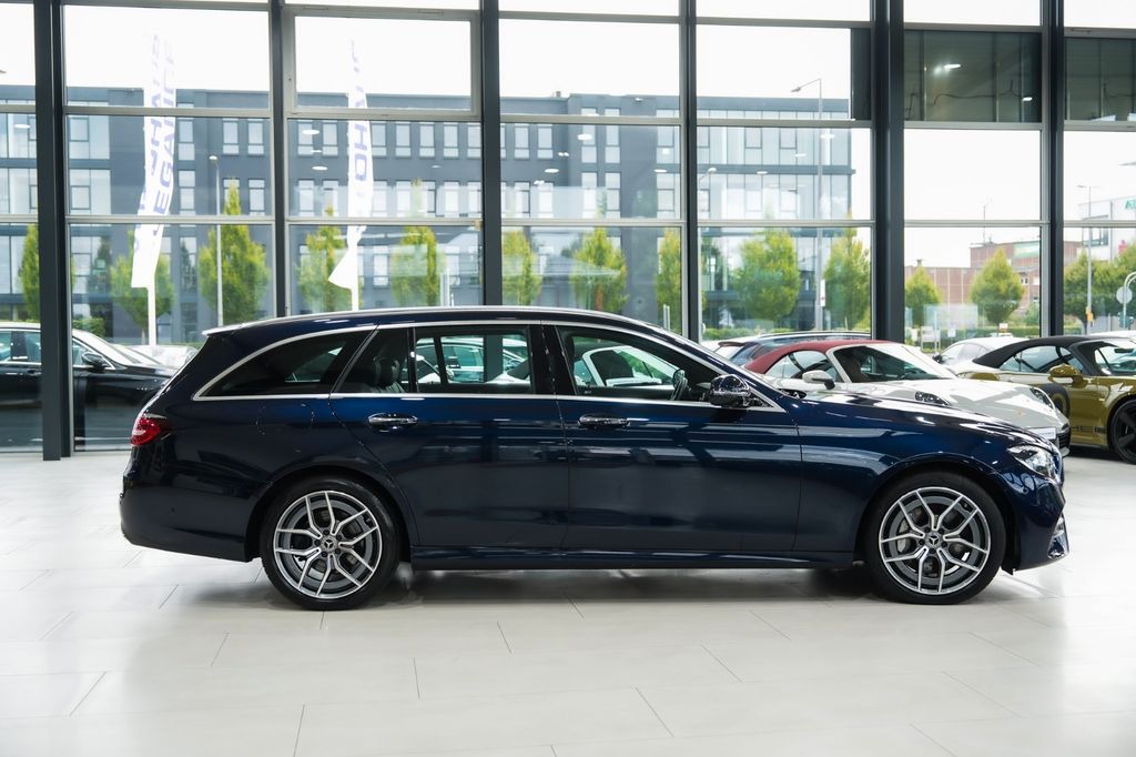 Mercedes-Benz E 400 2023 г. Синий, пробег 34113 км