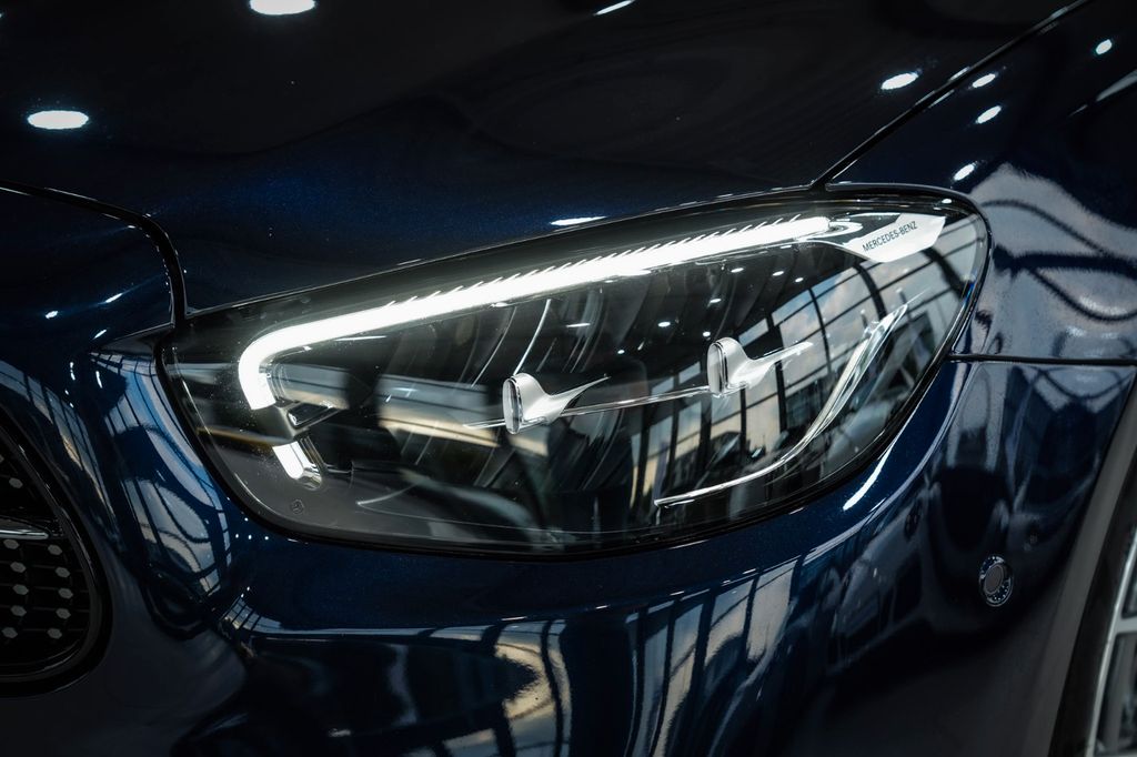 Mercedes-Benz E 400 2023 г. Синий, пробег 34113 км