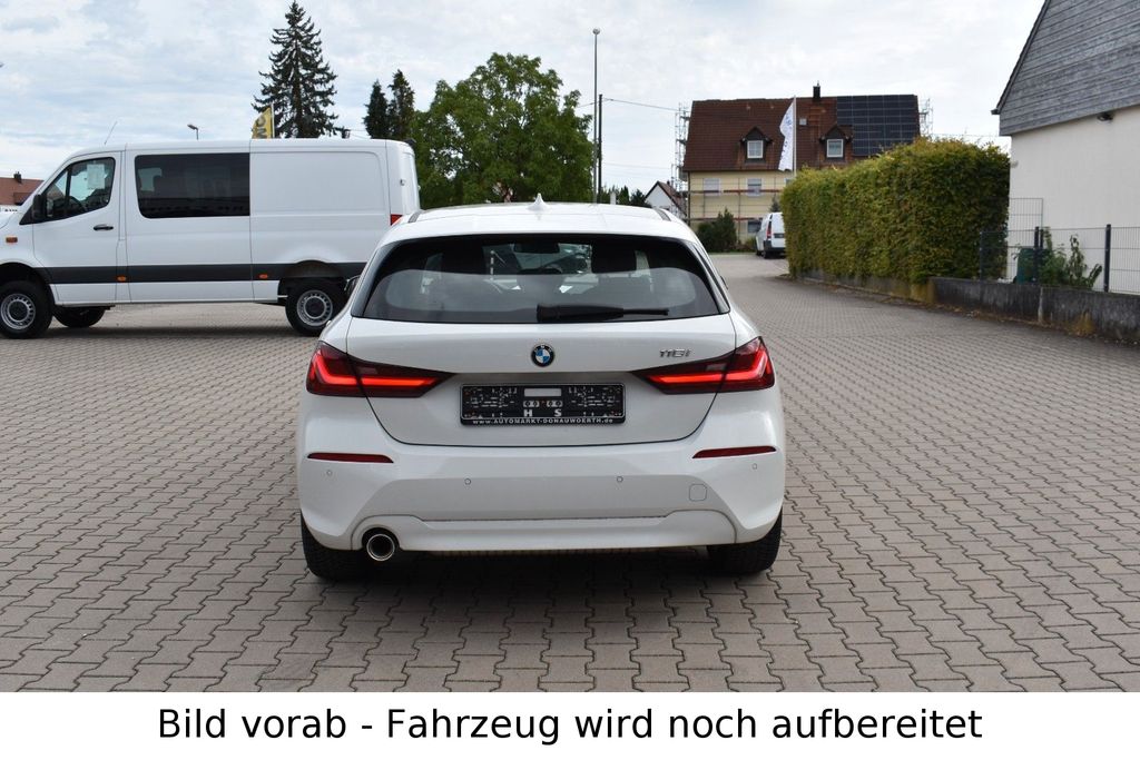 BMW 118 2022 г. Белый, пробег 17013 км
