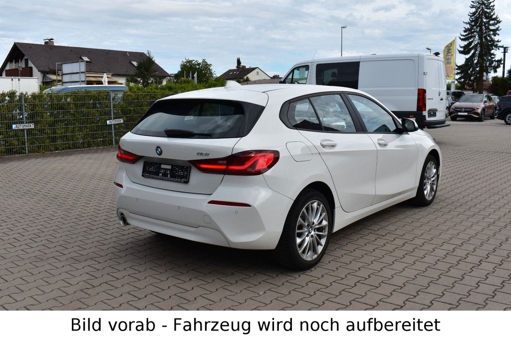 BMW 118 2022 г. Белый, пробег 17013 км