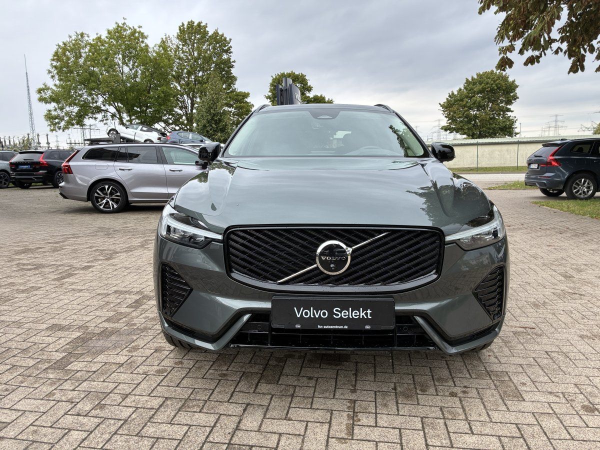 Volvo XC60 2025 г. Серый, пробег 15153 км