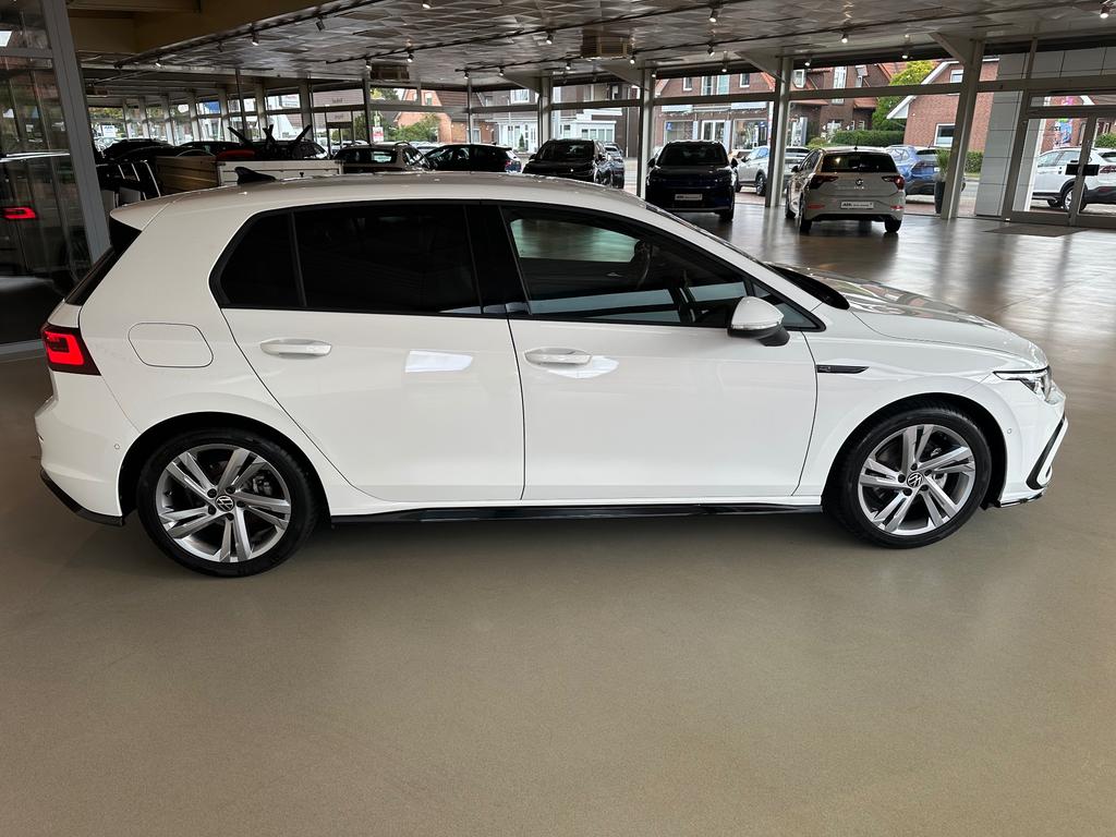 Volkswagen Golf 2024 г. Белый, пробег 40404 км