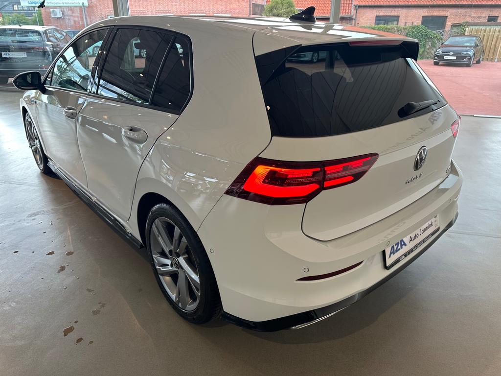 Volkswagen Golf 2024 г. Белый, пробег 40404 км