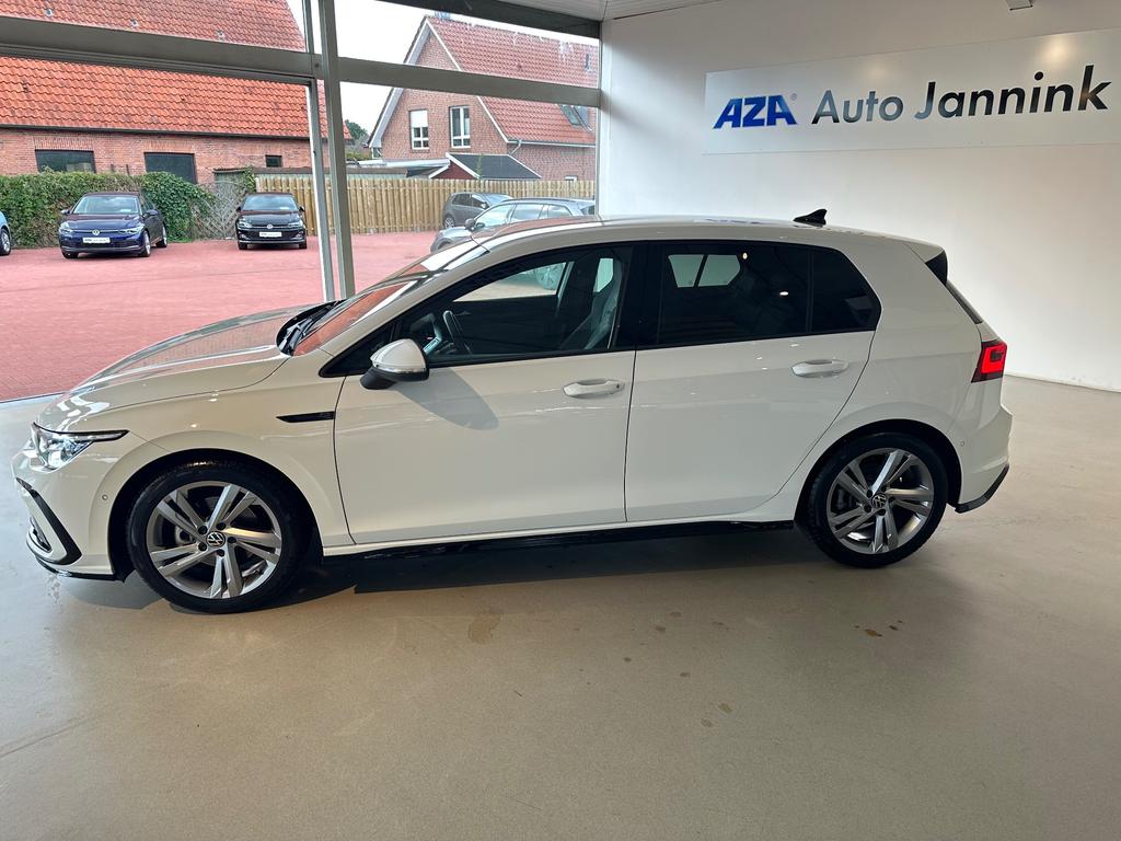 Volkswagen Golf 2024 г. Белый, пробег 40404 км