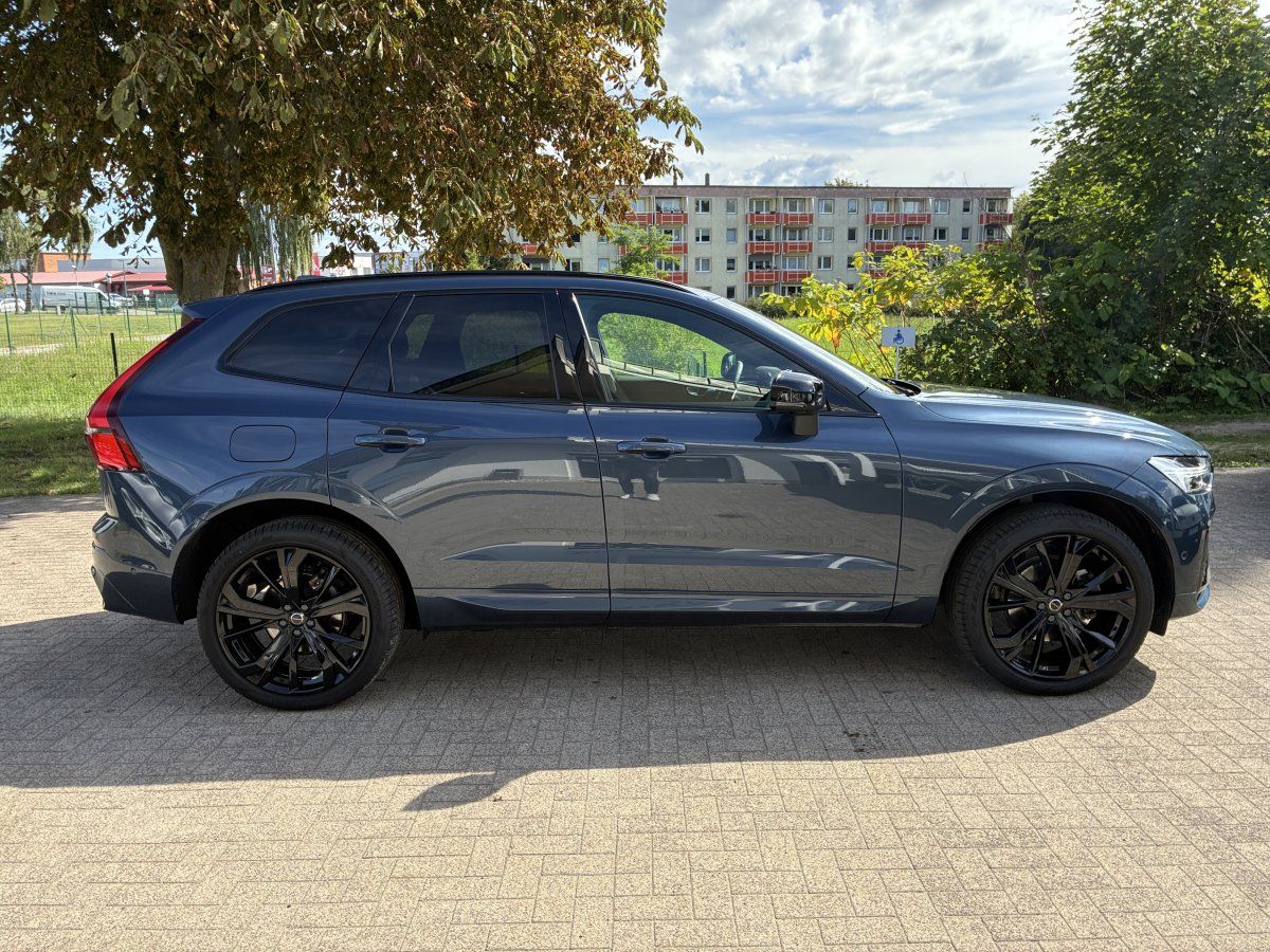 Volvo XC60 2025 г. Синий, пробег 14514 км