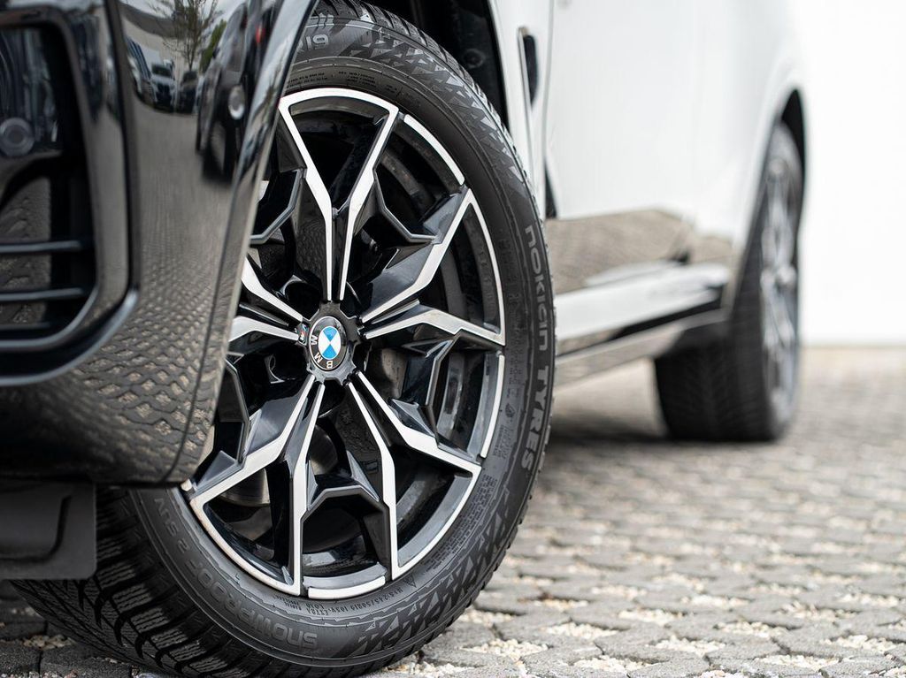 BMW X4 2025 г. Чёрный, пробег 16490 км
