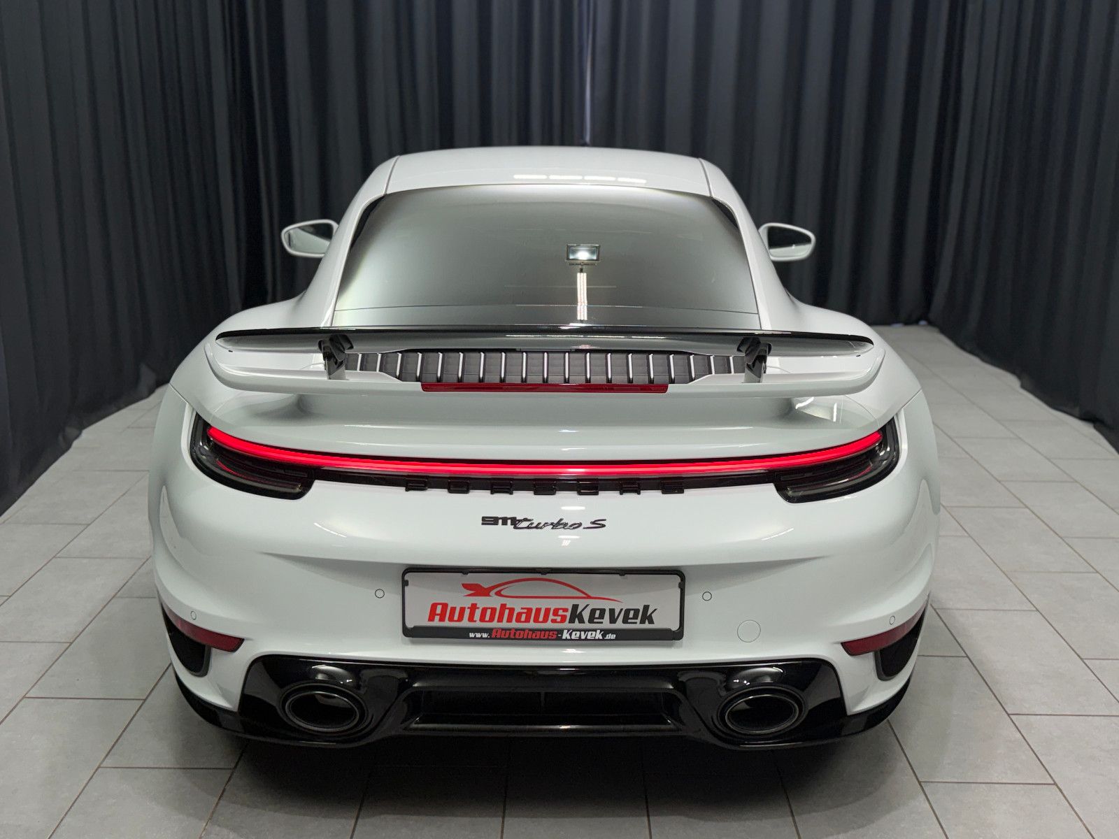 Porsche 992 2021 г. Белый, пробег 25000 км
