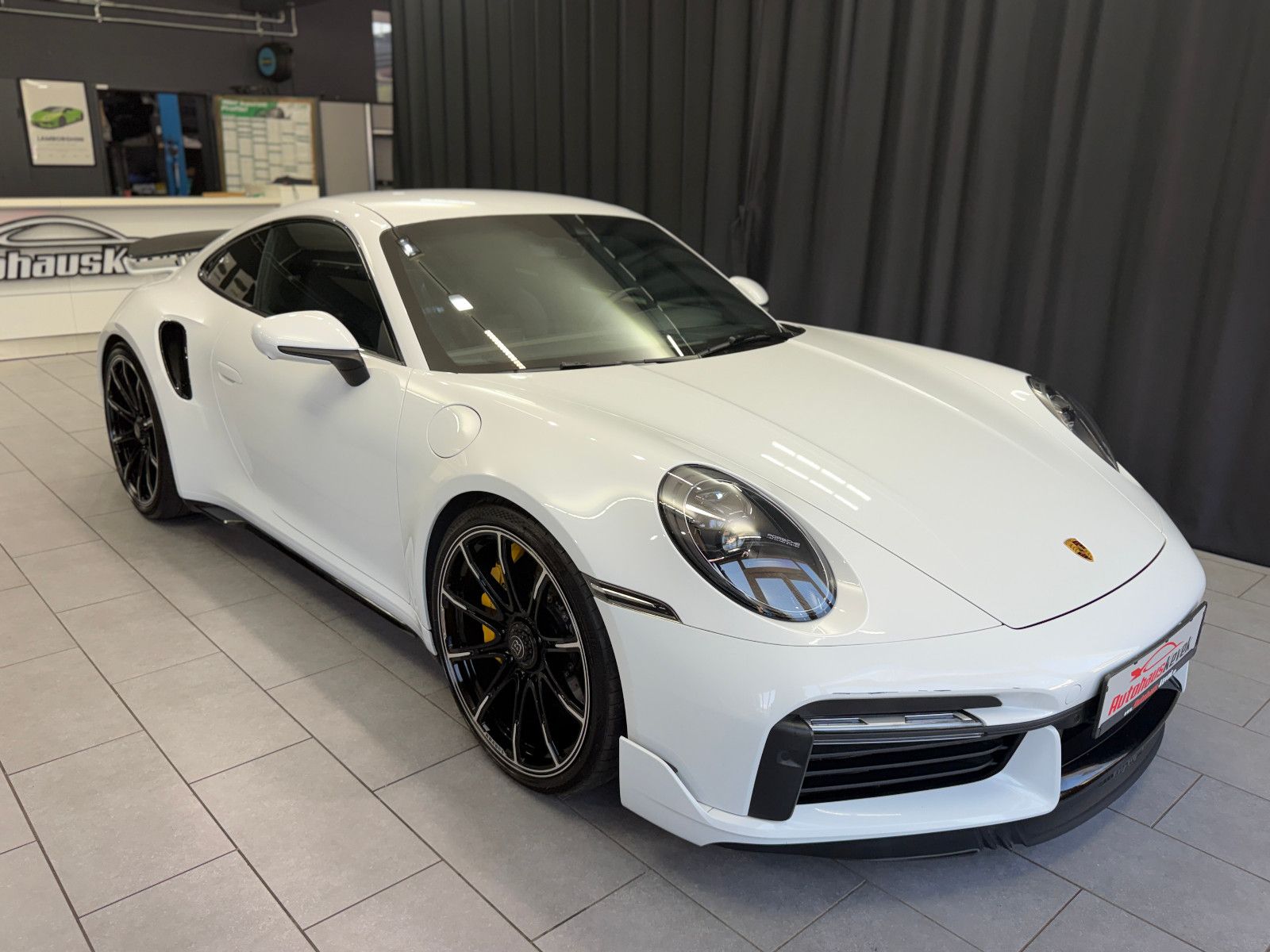 Porsche 992 2021 г. Белый, пробег 25000 км