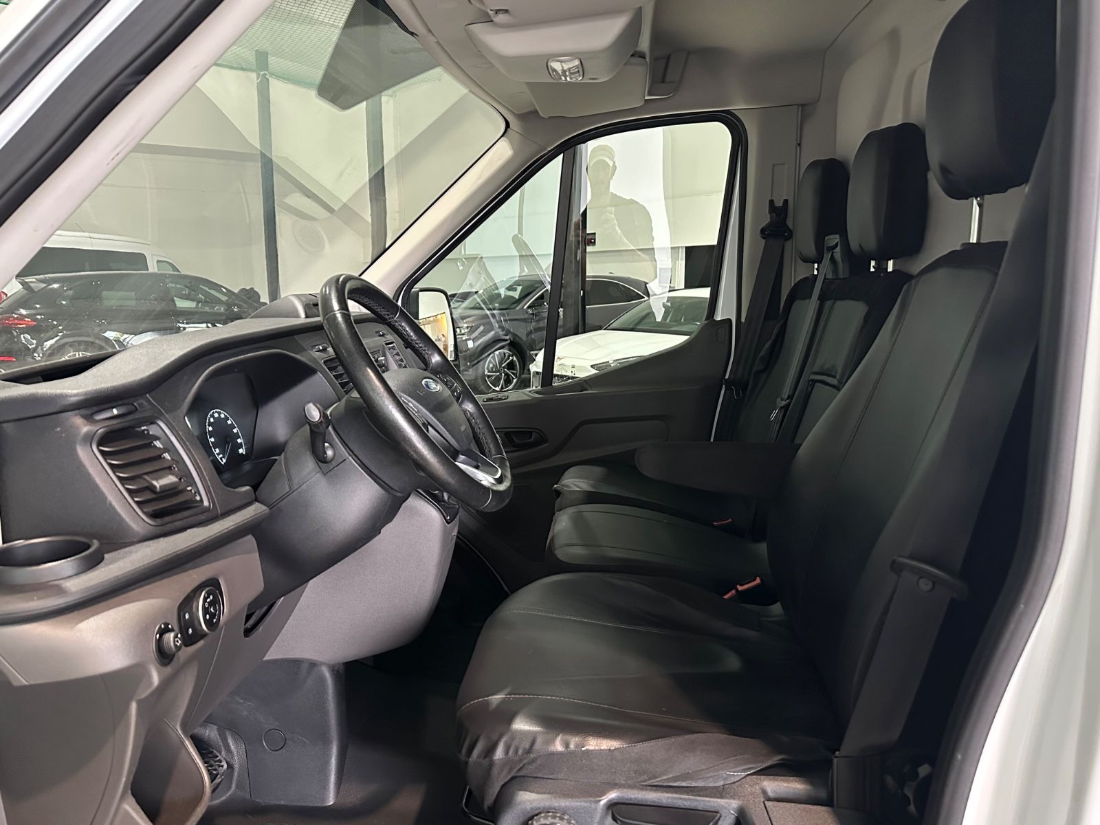 Ford Transit 2021 г. Белый, пробег 33847 км