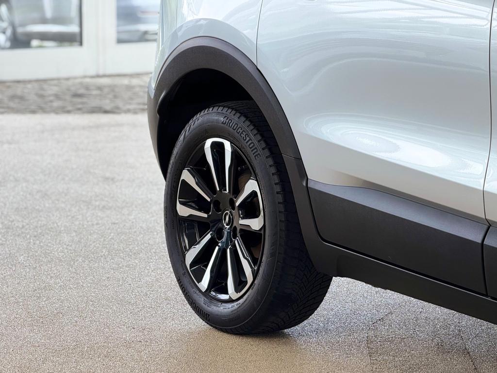 Opel CROSSLAND (X) 2023 г. Серебристый, пробег 49321 км