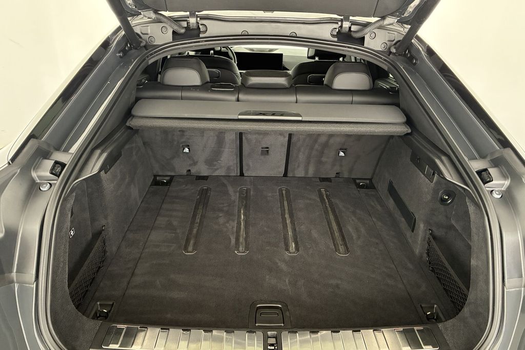 BMW X6 2024 г. Серый, пробег 13452 км