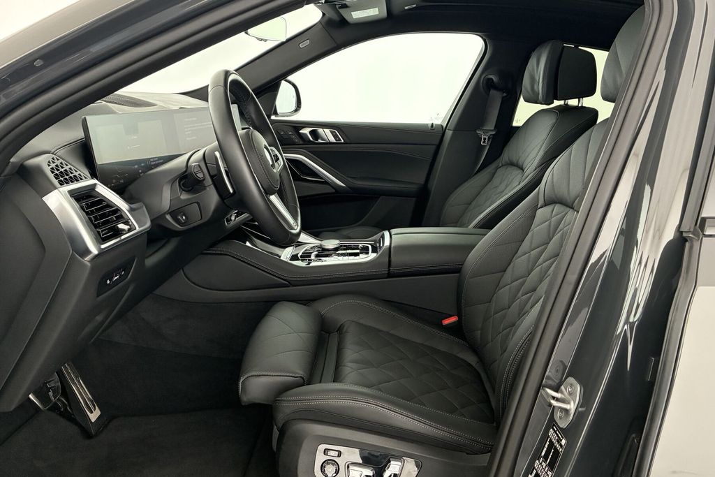 BMW X6 2024 г. Серый, пробег 13452 км