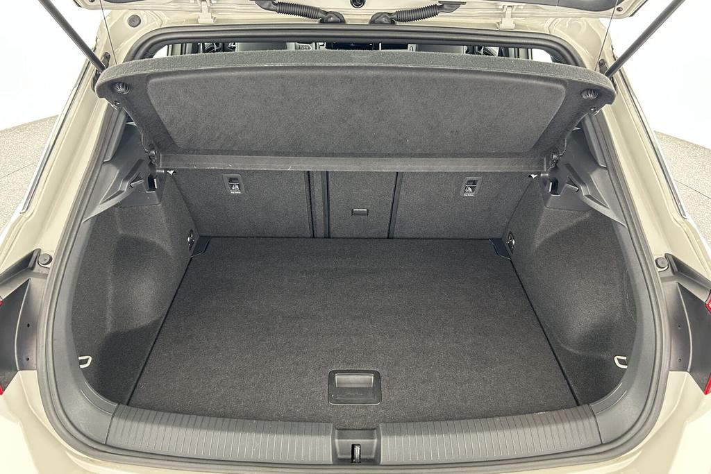 Volkswagen T-Roc 2024 г. Серый, пробег 22419 км