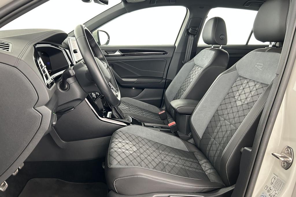 Volkswagen T-Roc 2024 г. Серый, пробег 22419 км