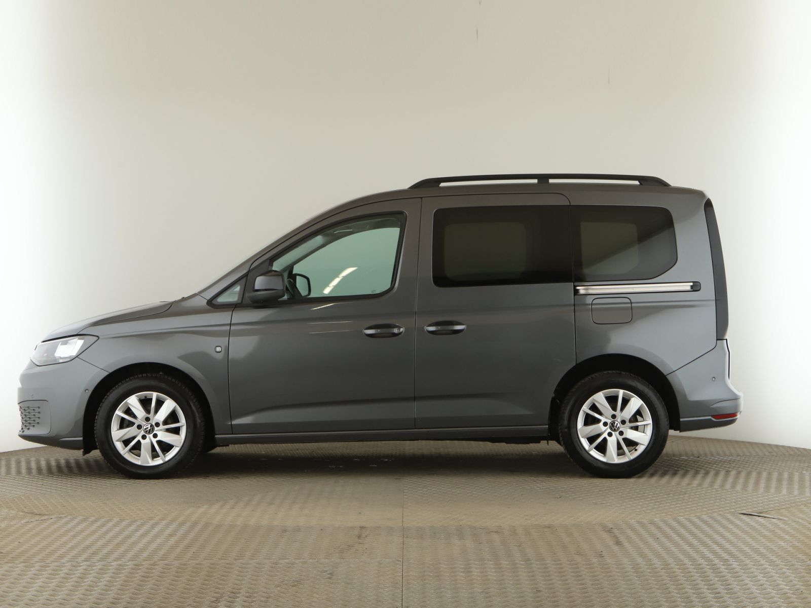Volkswagen Caddy 2021 г. Серый, пробег 50766 км
