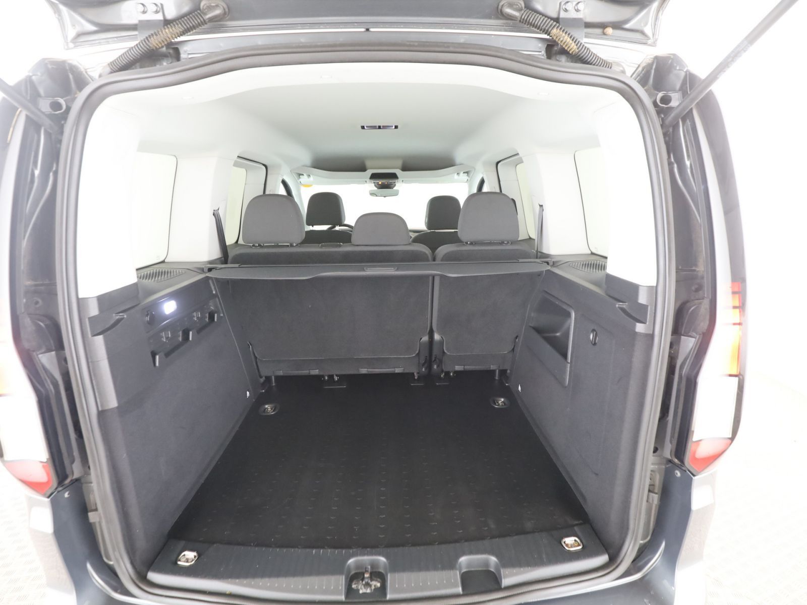 Volkswagen Caddy 2021 г. Серый, пробег 50766 км